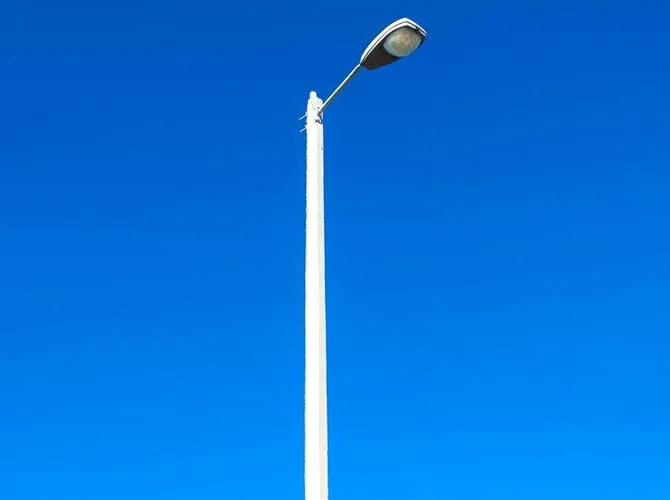Einarmiger Verkehrsmast