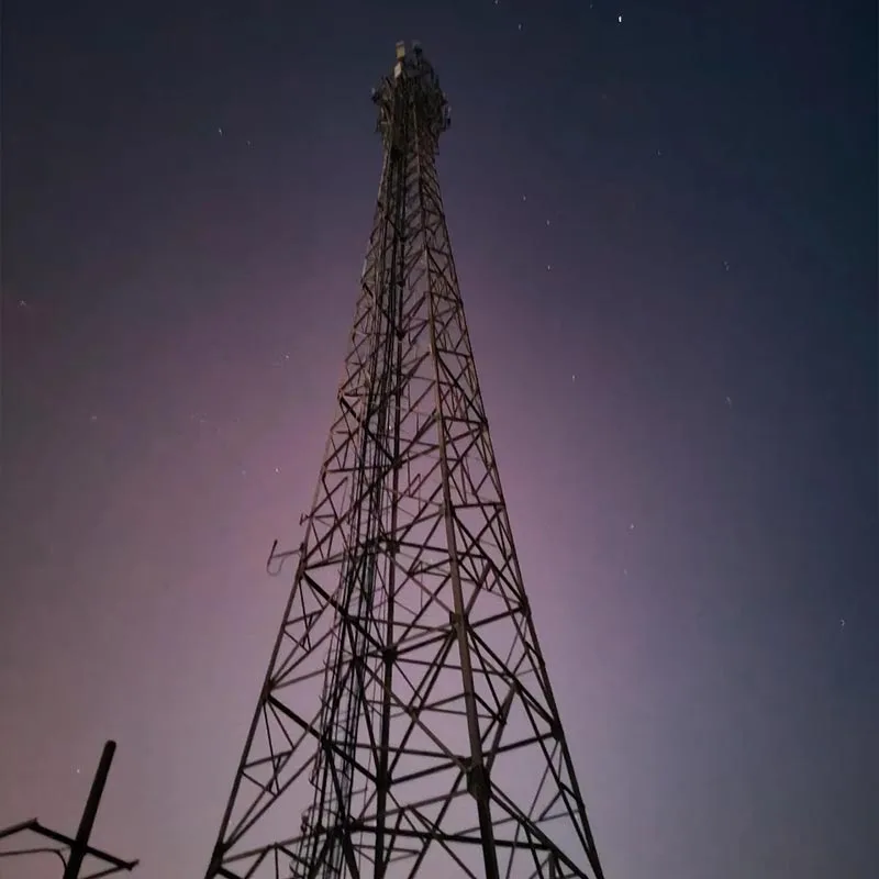 Telekommunikationsturm aus verzinktem Winkelstahl